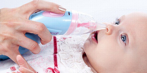 Vệ sinh mũi cho trẻ phòng viêm mũi dị ứng